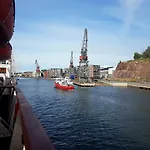 Laivahostel S/s Bore