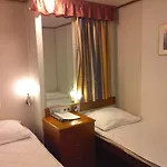 אכסניה Laivahostel S/s Bore