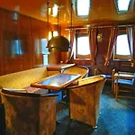 Laivahostel S/s Bore אכסניה