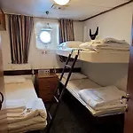 Hostel Laivahostel S/s Bore *