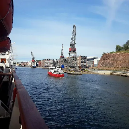 Laivahostel S/s Bore