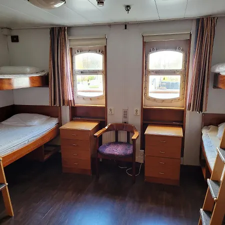 Hostel Laivahostel S/s Bore