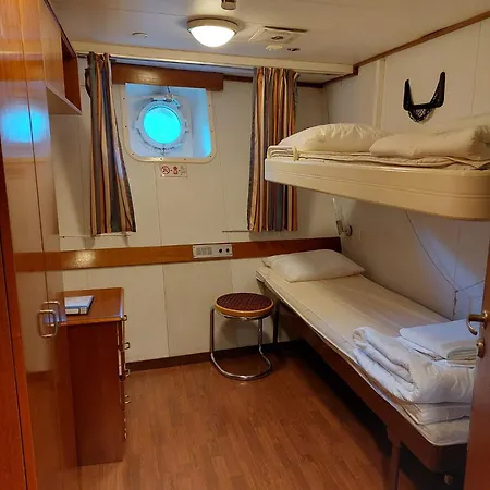 Laivahostel S/s Bore