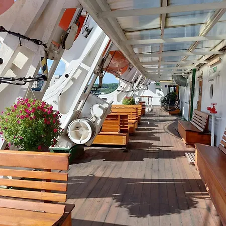 Laivahostel S/s Bore