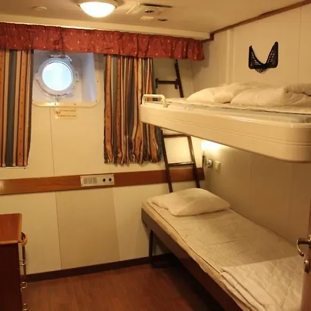 Laivahostel S/s Bore