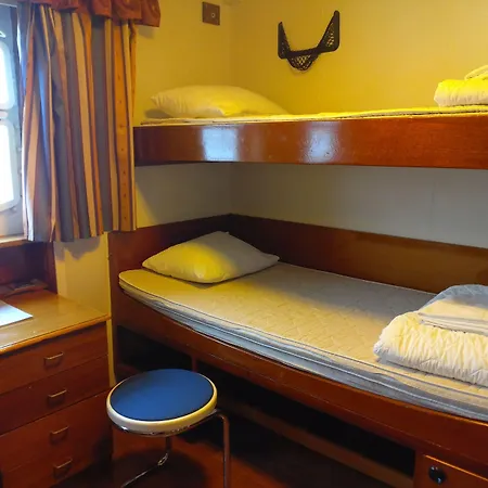 Laivahostel S/s Bore 호스텔 *