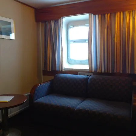 호스텔 Laivahostel S/s Bore