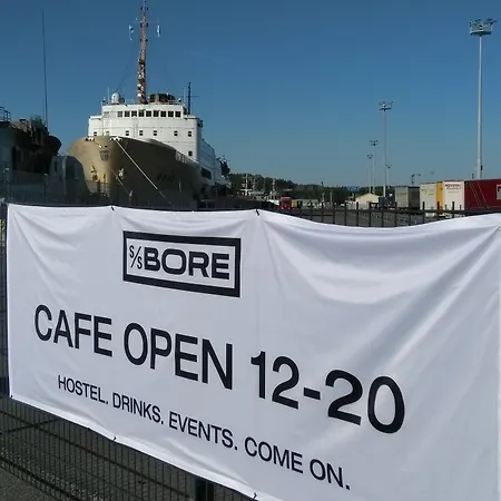 호스텔 Laivahostel S/s Bore