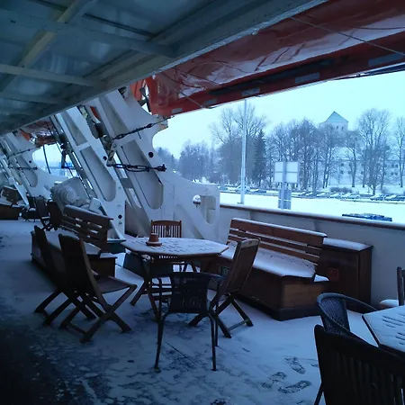 Laivahostel S/s Bore *