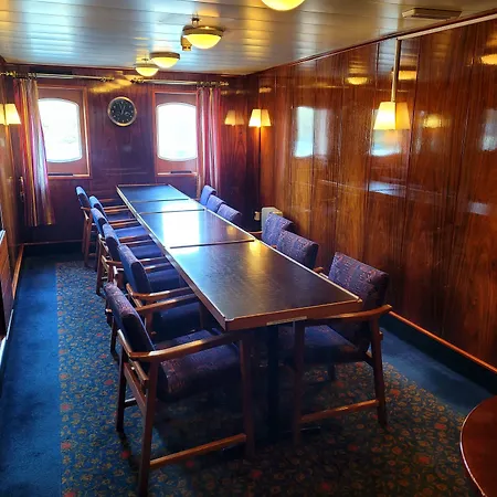 Albergue Laivahostel S/s Bore *