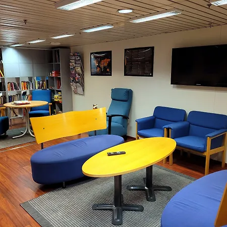 بيت شباب Laivahostel S/s Bore توركو