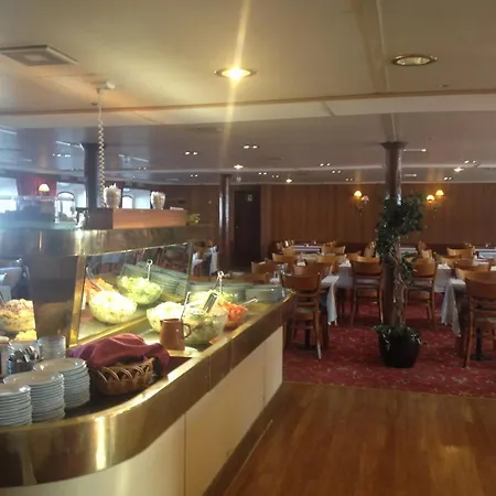 Laivahostel S/s Bore * Turku