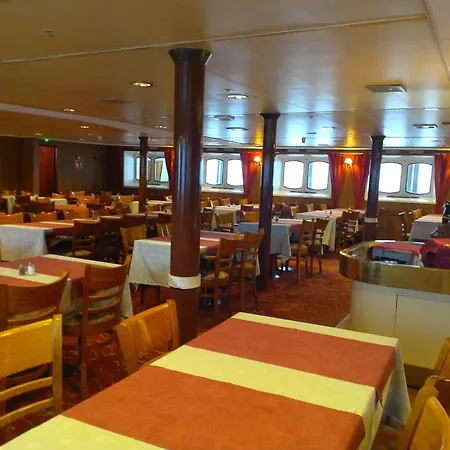 Laivahostel S/s Bore *