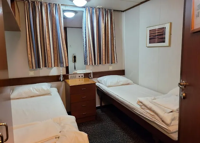 Laivahostel S/s Bore *