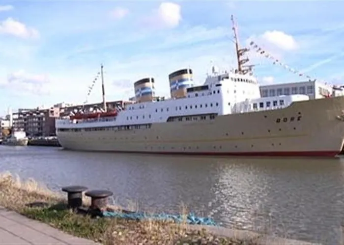 Laivahostel S/s Bore *