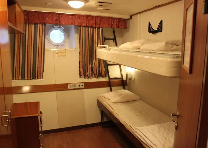 Laivahostel S/s Bore