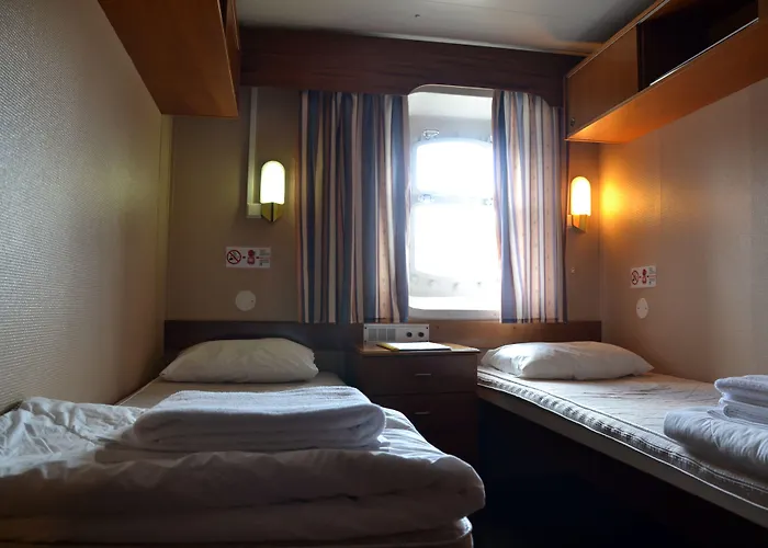 Хостел Laivahostel S/s Bore *