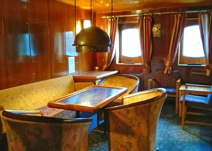 Laivahostel S/s Bore Хостел