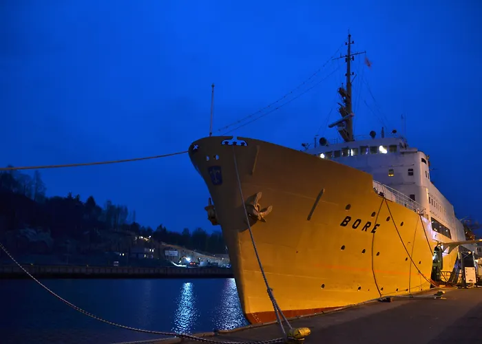 Albergue Laivahostel S/s Bore *