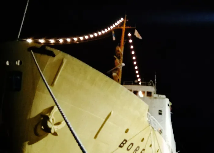 Laivahostel S/s Bore Хостел