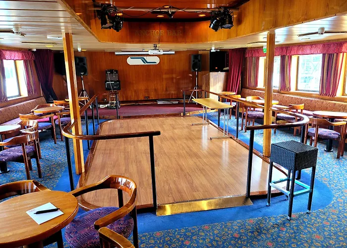 Laivahostel S/s Bore Хостел