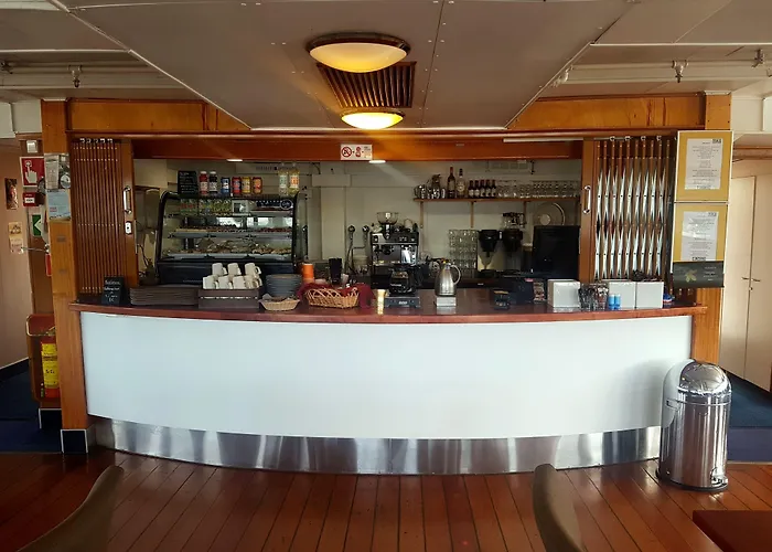 Хостел Laivahostel S/s Bore Турку