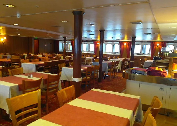 Laivahostel S/s Bore *